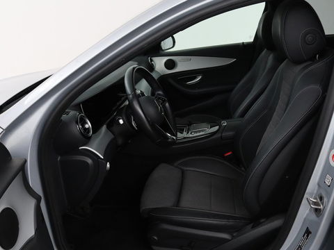 Mercedes-Benz E-Klasse 300de Avantgarde | Schuifdak | Stoelverwarming | Carplay | Sfeerverlichting | Trekhaak | 360 camera | Navigatie | Full LED
