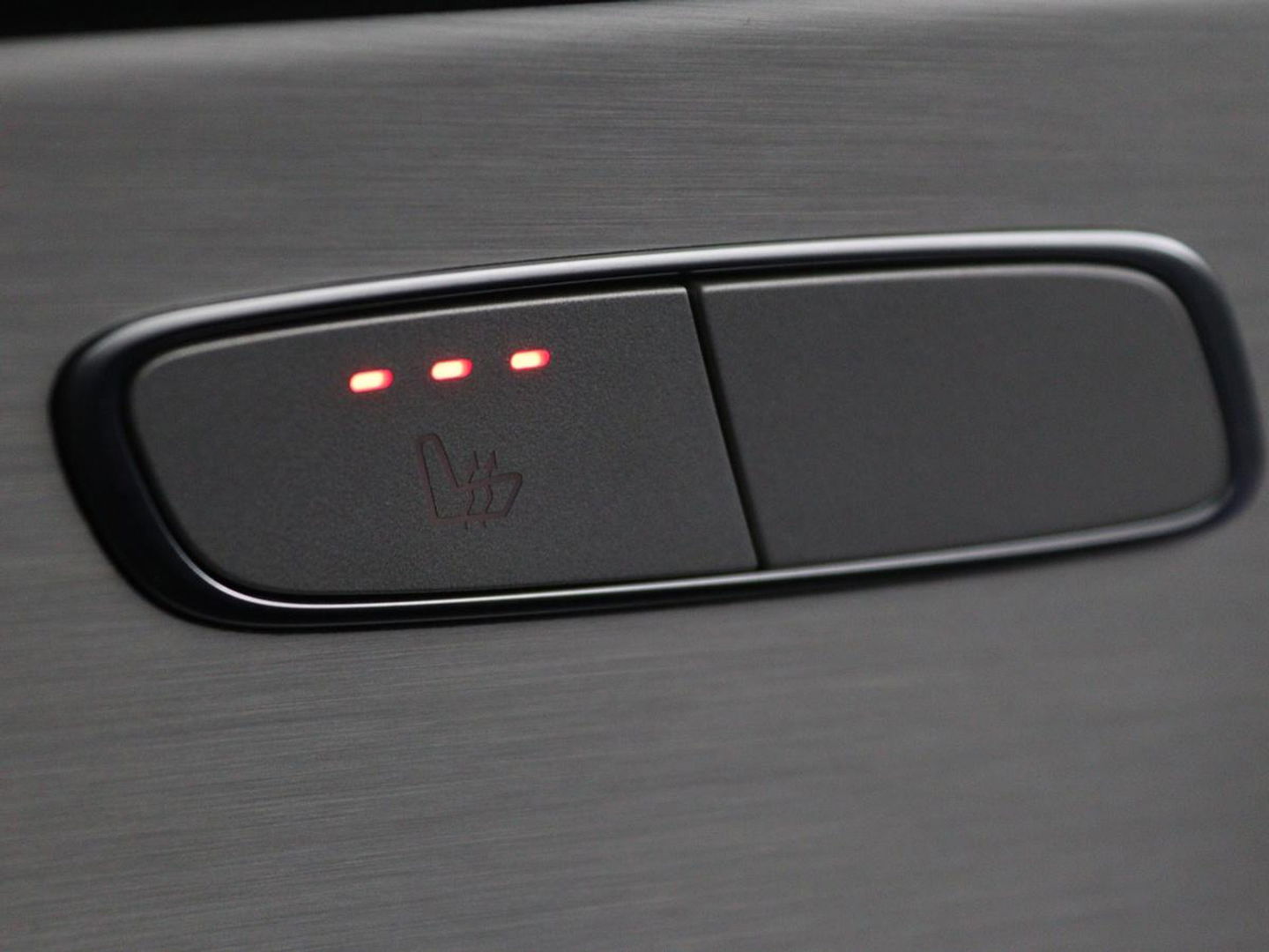 Mercedes-Benz E-Klasse 300de Avantgarde | Schuifdak | Stoelverwarming | Carplay | Sfeerverlichting | Trekhaak | 360 camera | Navigatie | Full LED