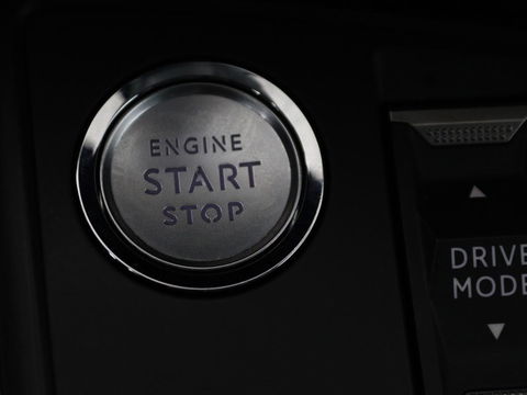 Peugeot 508 1.6 HYbrid Allure | Stoelverwarming | Focal Sound | Adaptive cruise | Camera | Carplay | Full LED | Keyless | Navigatie | Half leder | PHEV