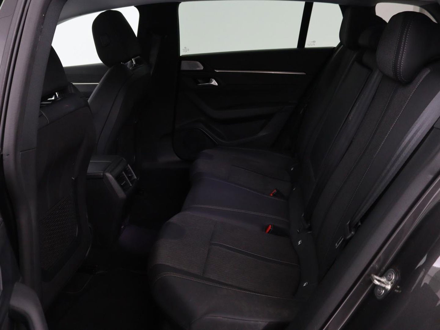 Peugeot 508 1.6 HYbrid Allure | Stoelverwarming | Focal Sound | Adaptive cruise | Camera | Carplay | Full LED | Keyless | Navigatie | Half leder | PHEV