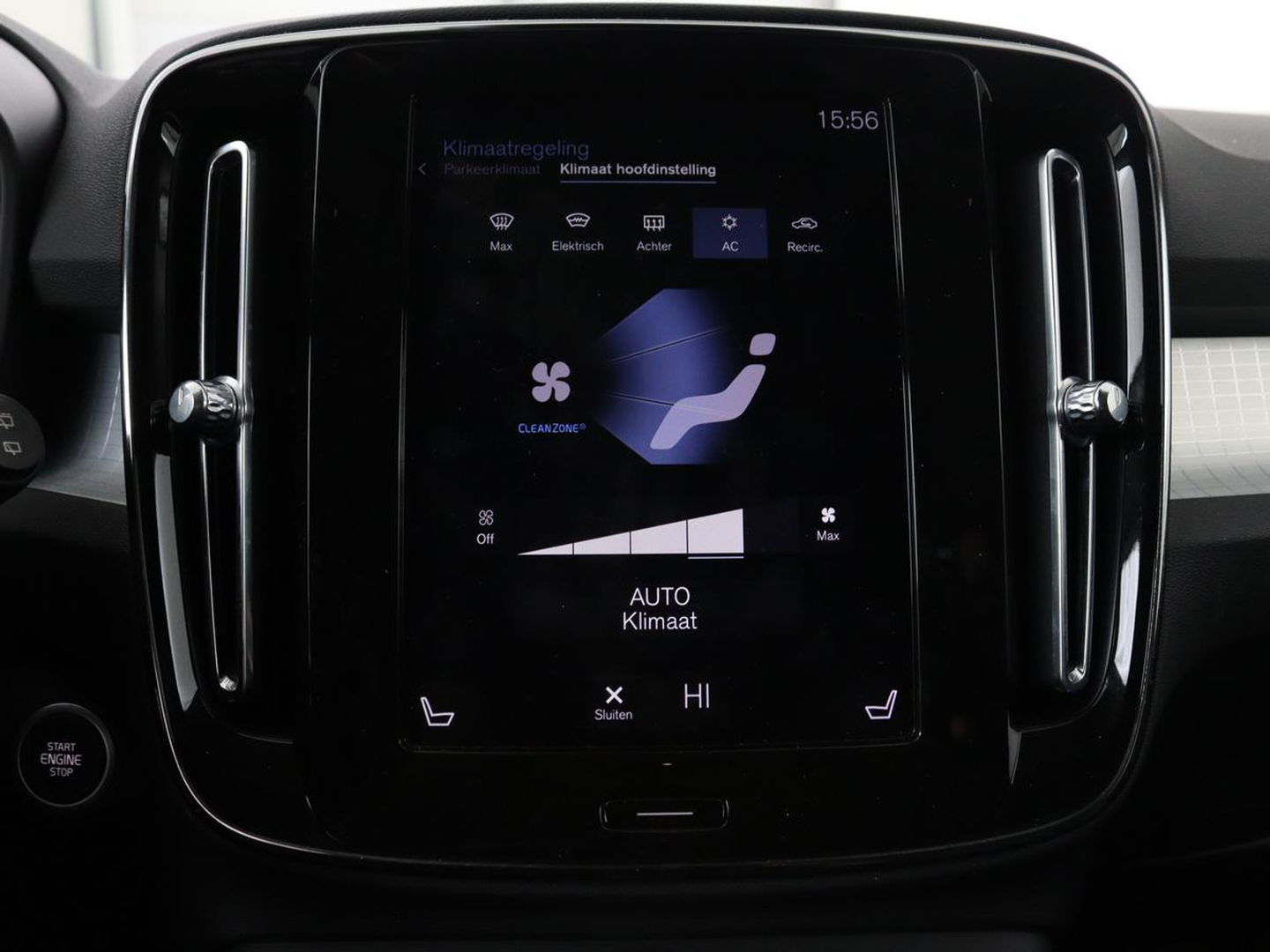 Volvo XC40 1.5 T3 Momentum | Stoelverwarming | Trekhaak | Carplay | Harman/Kardon | Camera | Navigatie | Half leder | Full LED