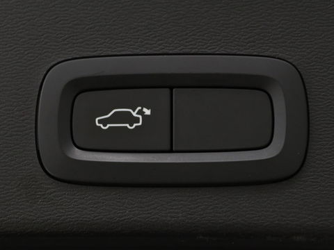 Volvo XC40 1.5 T3 Momentum | Stoelverwarming | Trekhaak | Carplay | Harman/Kardon | Camera | Navigatie | Half leder | Full LED