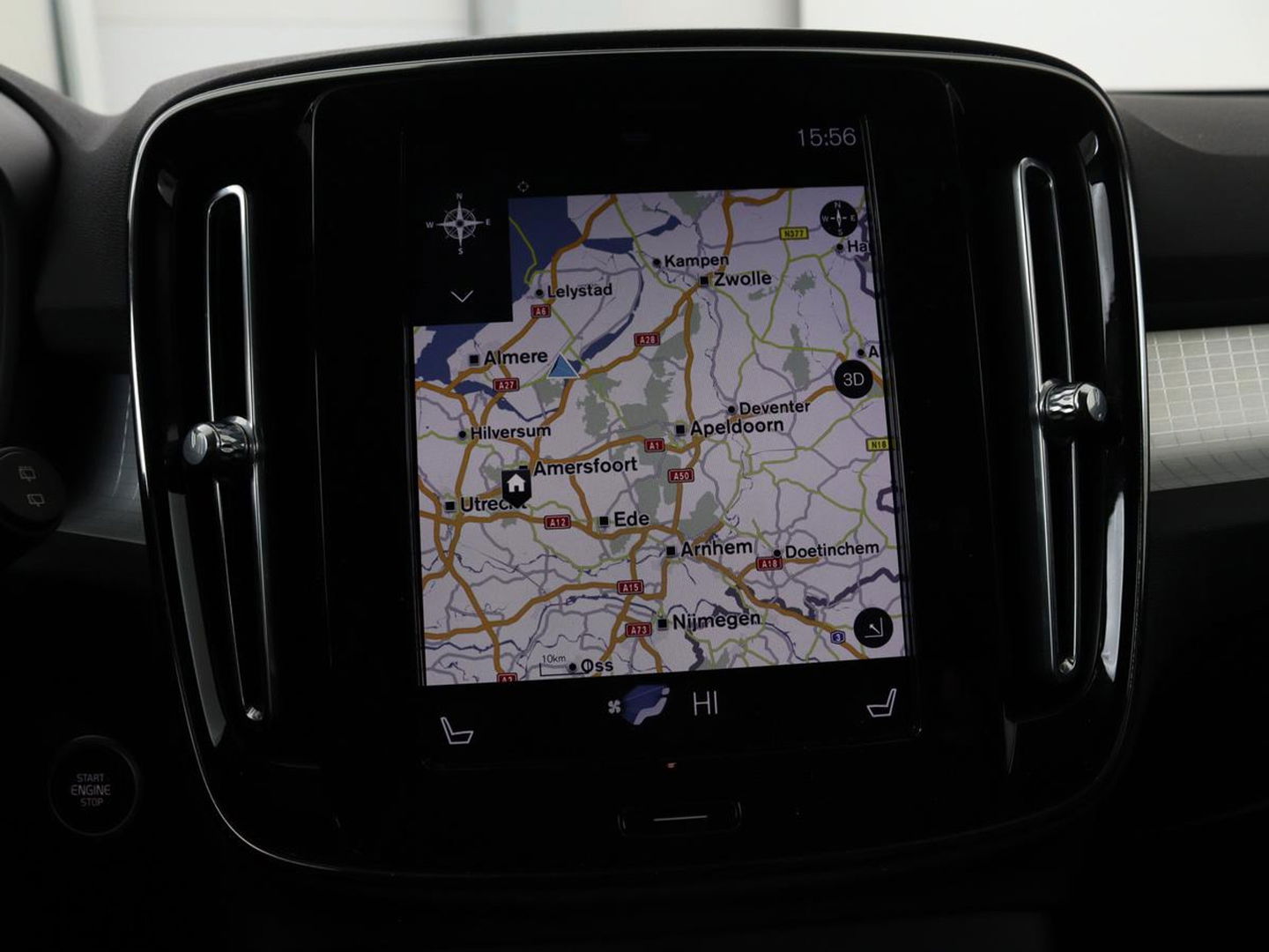 Volvo XC40 1.5 T3 Momentum | Stoelverwarming | Trekhaak | Carplay | Harman/Kardon | Camera | Navigatie | Half leder | Full LED