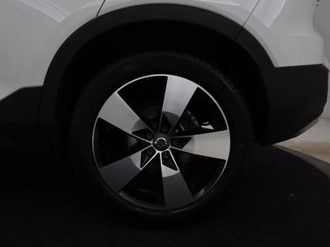 Volvo XC40 1.5 T3 Momentum | Stoelverwarming | Trekhaak | Carplay | Harman/Kardon | Camera | Navigatie | Half leder | Full LED