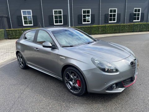 Alfa Romeo Giulietta 1.4 Turbo 170PK MultiAir Super Automaat Leer Navi Led-Xenon