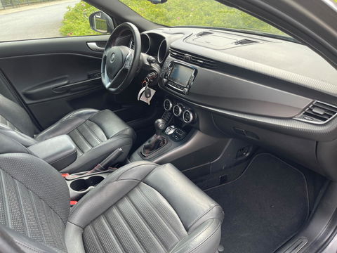 Alfa Romeo Giulietta 1.4 Turbo 170PK MultiAir Super Automaat Leer Navi Led-Xenon