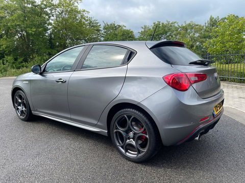 Alfa Romeo Giulietta 1.4 Turbo 170PK MultiAir Super Automaat Leer Navi Led-Xenon