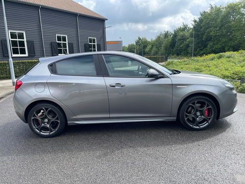 Alfa Romeo Giulietta 1.4 Turbo 170PK MultiAir Super Automaat Leer Navi Led-Xenon