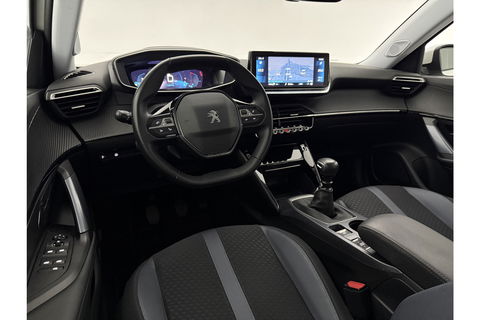 Peugeot 2008 1.2 PureTech 360 Camera LED Virtual Trekhaak Parelmoer Carplay Clima Cruise Navi 18"LMV PDC