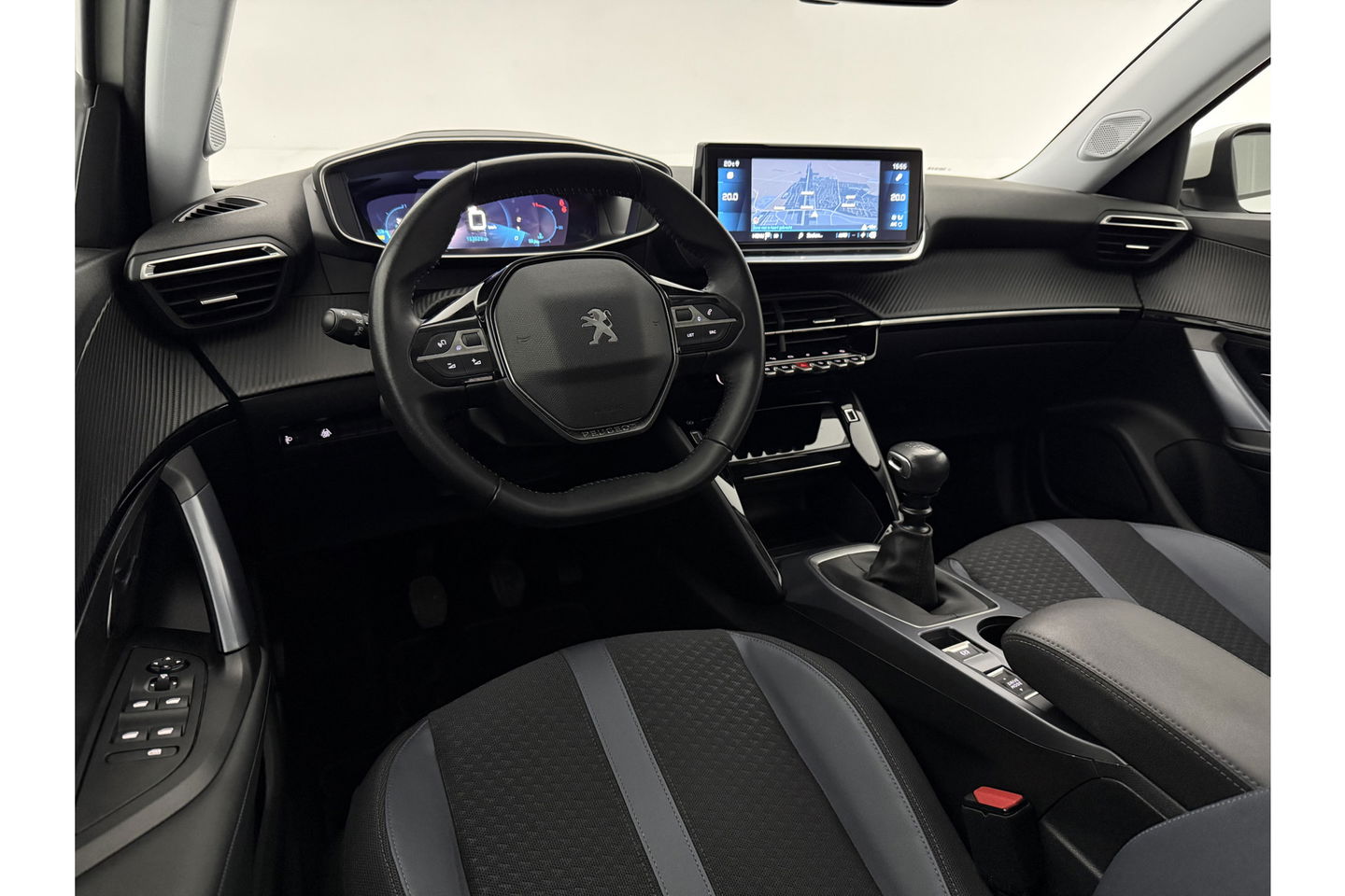 Peugeot 2008 1.2 PureTech 360 Camera LED Virtual Trekhaak Parelmoer Carplay Clima Cruise Navi 18"LMV PDC