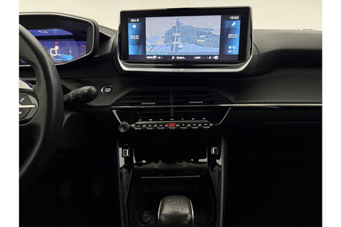 Peugeot 2008 1.2 PureTech 360 Camera LED Virtual Trekhaak Parelmoer Carplay Clima Cruise Navi 18"LMV PDC