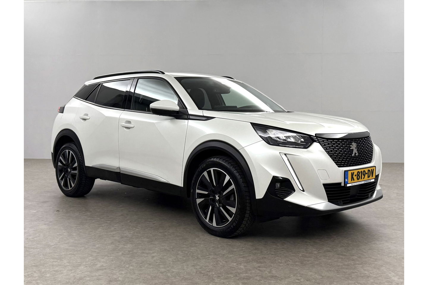 Peugeot 2008 1.2 PureTech 360 Camera LED Virtual Trekhaak Parelmoer Carplay Clima Cruise Navi 18"LMV PDC