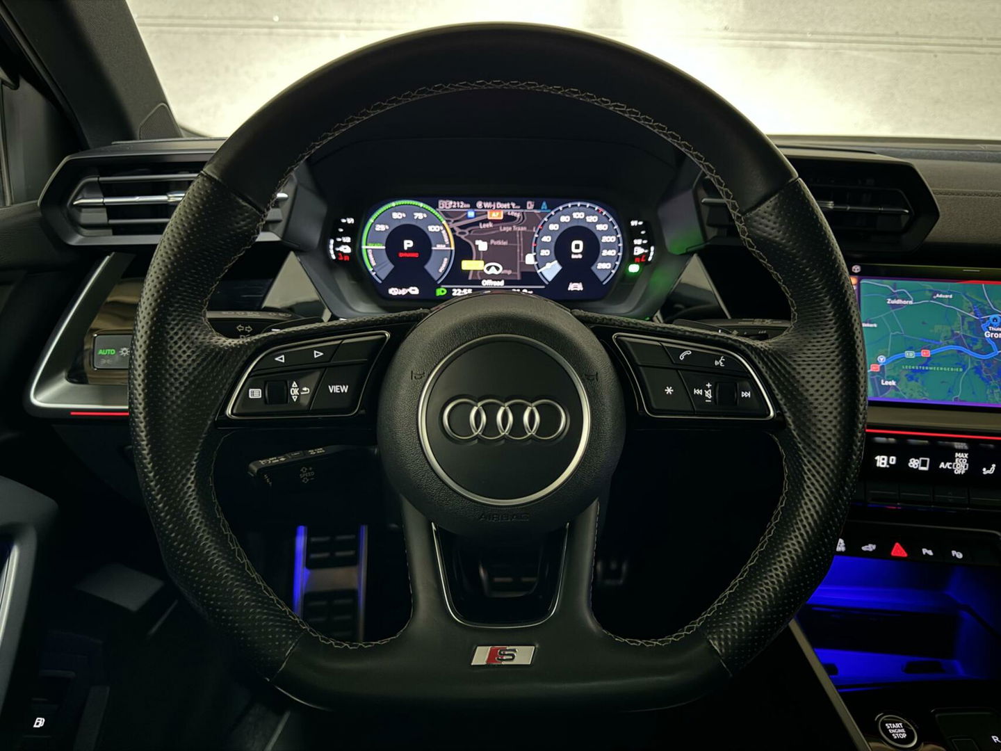 Audi A3 Sportback 40 TFSI e Black Edition S-line Pano Sfeer