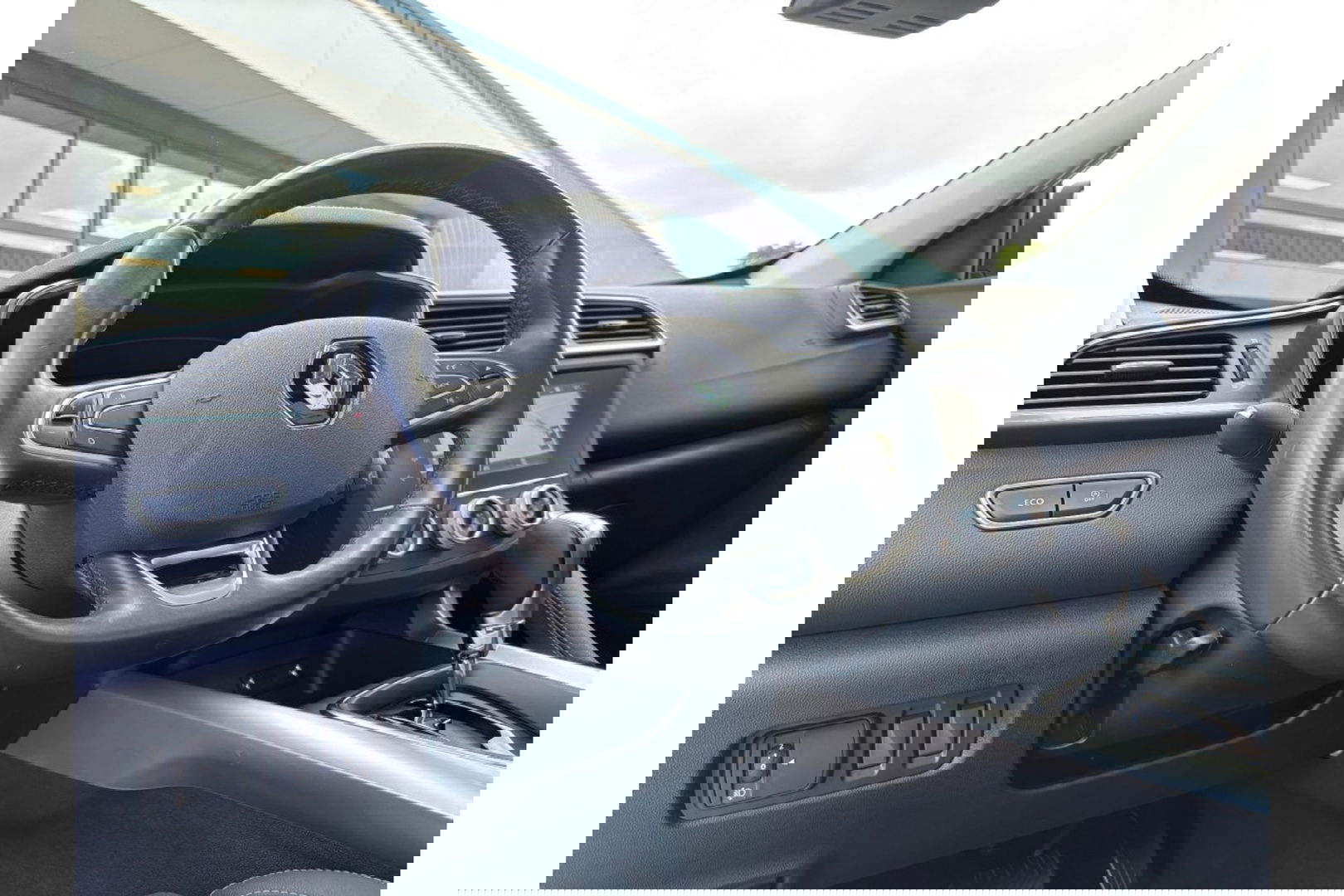 Renault Kadjar 1.3 TCE TECHNO AUTOMAAT PANORAMA NAVI PDC-CAMERA.