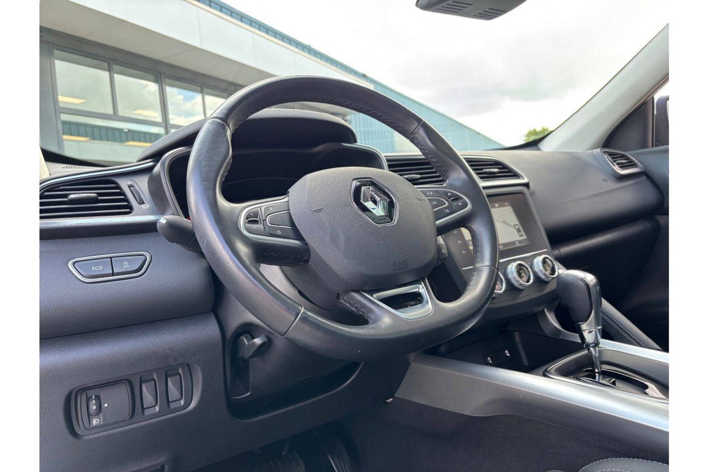 Renault Kadjar 1.3 TCE TECHNO AUTOMAAT PANORAMA NAVI PDC-CAMERA.