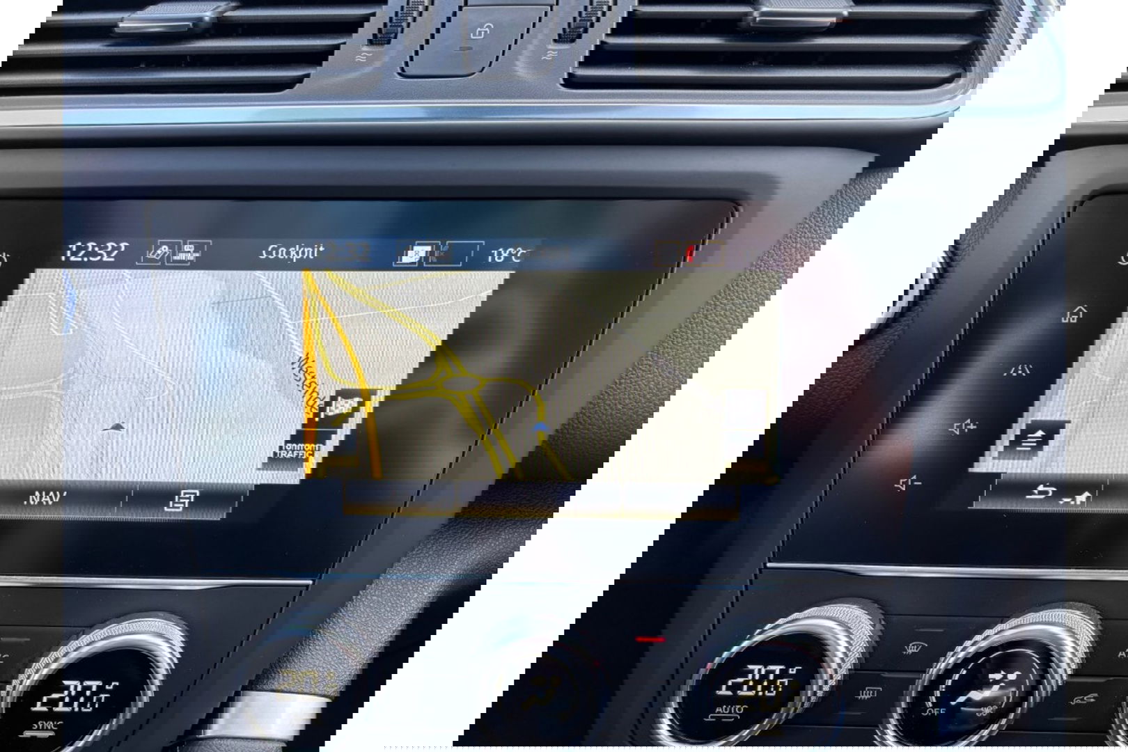 Renault Kadjar 1.3 TCE TECHNO AUTOMAAT PANORAMA NAVI PDC-CAMERA.