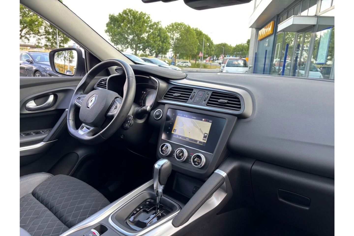 Renault Kadjar 1.3 TCE TECHNO AUTOMAAT PANORAMA NAVI PDC-CAMERA.