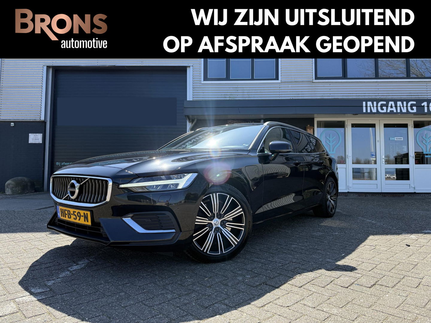Volvo V60 2.0 T8 Twin Engine AWD Inscription Massage l Pano l 400PK