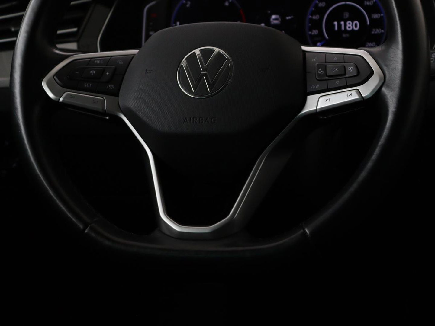 Volkswagen Passat 2.0 TDI Business | Stoelverwarming | Adaptive cruise | Camera | Carplay | Navigatie | Virtual Cockpit | Climate control | Full LED | Keyless