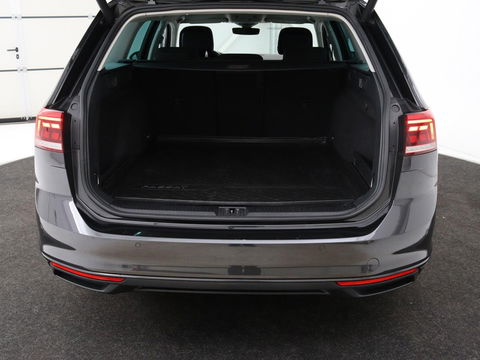 Volkswagen Passat 2.0 TDI Business | Stoelverwarming | Adaptive cruise | Camera | Carplay | Navigatie | Virtual Cockpit | Climate control | Full LED | Keyless