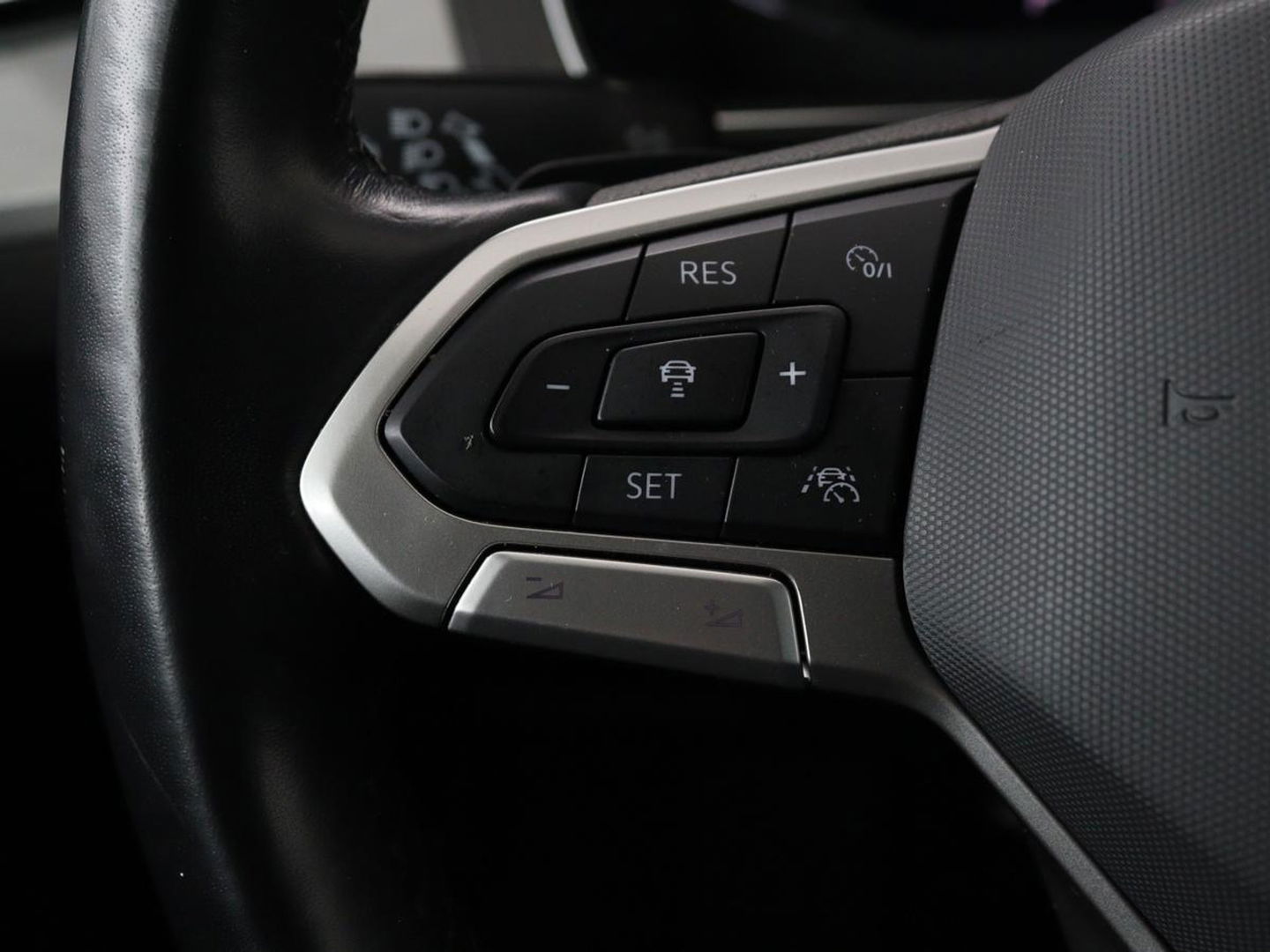 Volkswagen Passat 2.0 TDI Business | Stoelverwarming | Adaptive cruise | Camera | Carplay | Navigatie | Virtual Cockpit | Climate control | Full LED | Keyless