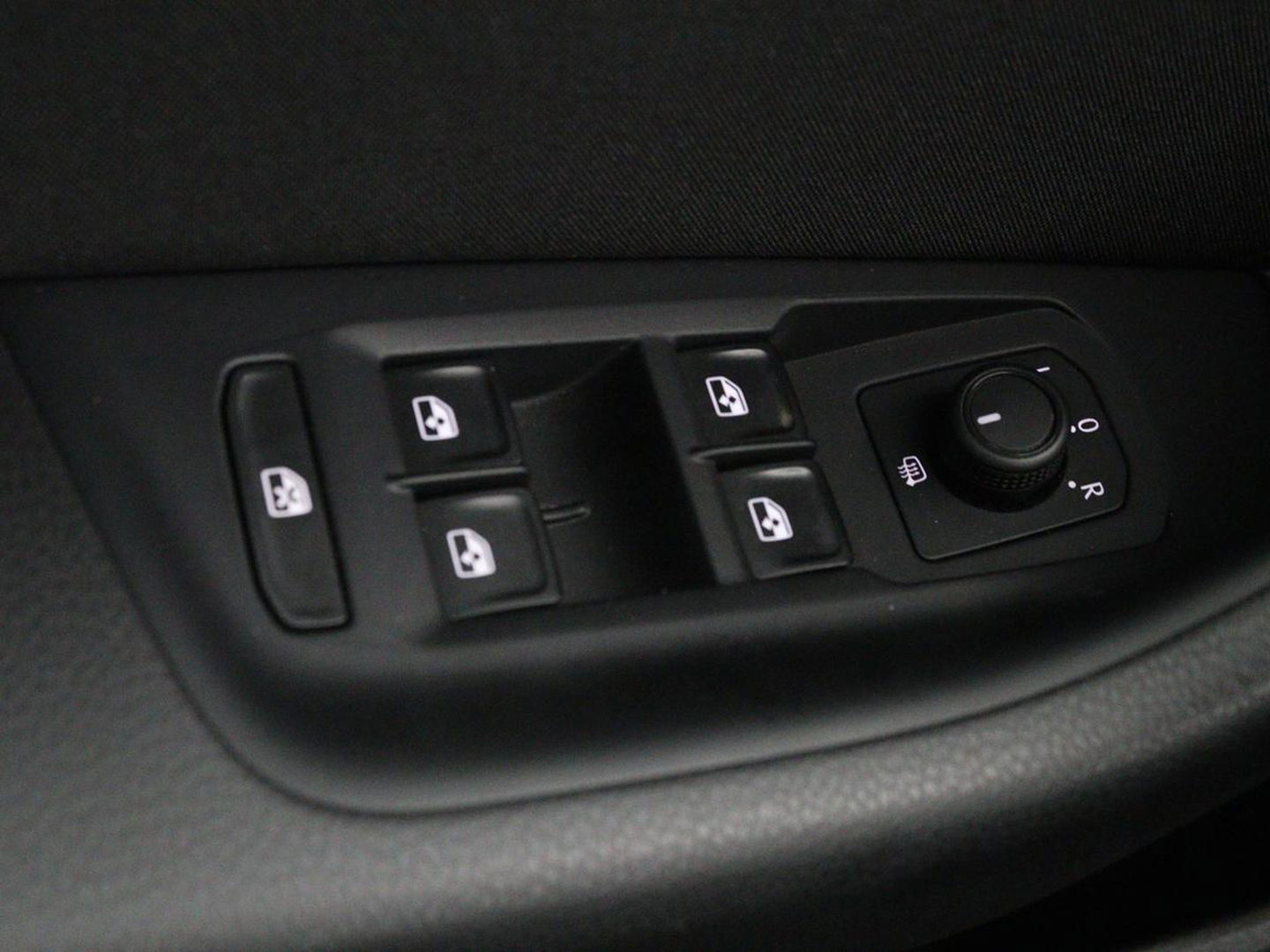 Volkswagen Passat 2.0 TDI Business | Stoelverwarming | Adaptive cruise | Camera | Carplay | Navigatie | Virtual Cockpit | Climate control | Full LED | Keyless