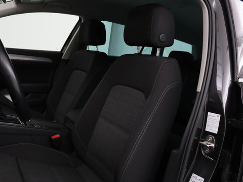 Volkswagen Passat 2.0 TDI Business | Stoelverwarming | Adaptive cruise | Camera | Carplay | Navigatie | Virtual Cockpit | Climate control | Full LED | Keyless