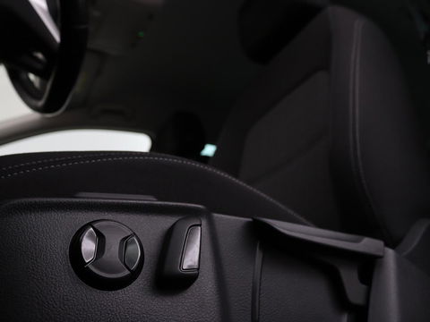 Volkswagen Passat 2.0 TDI Business | Stoelverwarming | Adaptive cruise | Camera | Carplay | Navigatie | Virtual Cockpit | Climate control | Full LED | Keyless