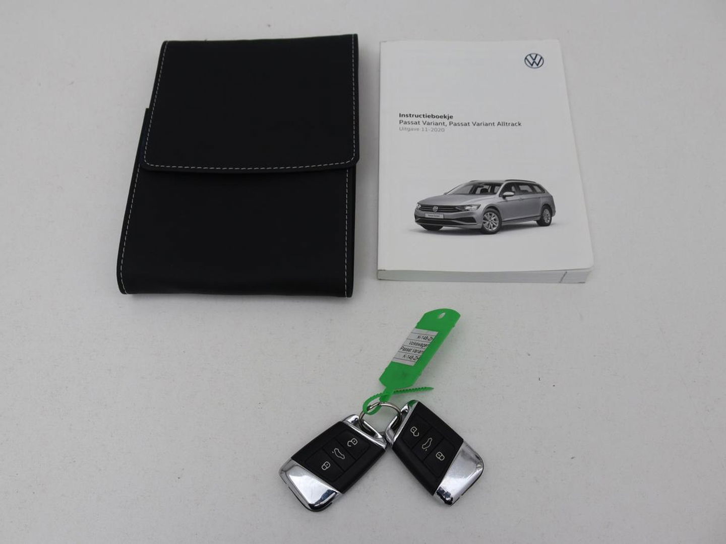 Volkswagen Passat 2.0 TDI Business | Stoelverwarming | Adaptive cruise | Camera | Carplay | Navigatie | Virtual Cockpit | Climate control | Full LED | Keyless