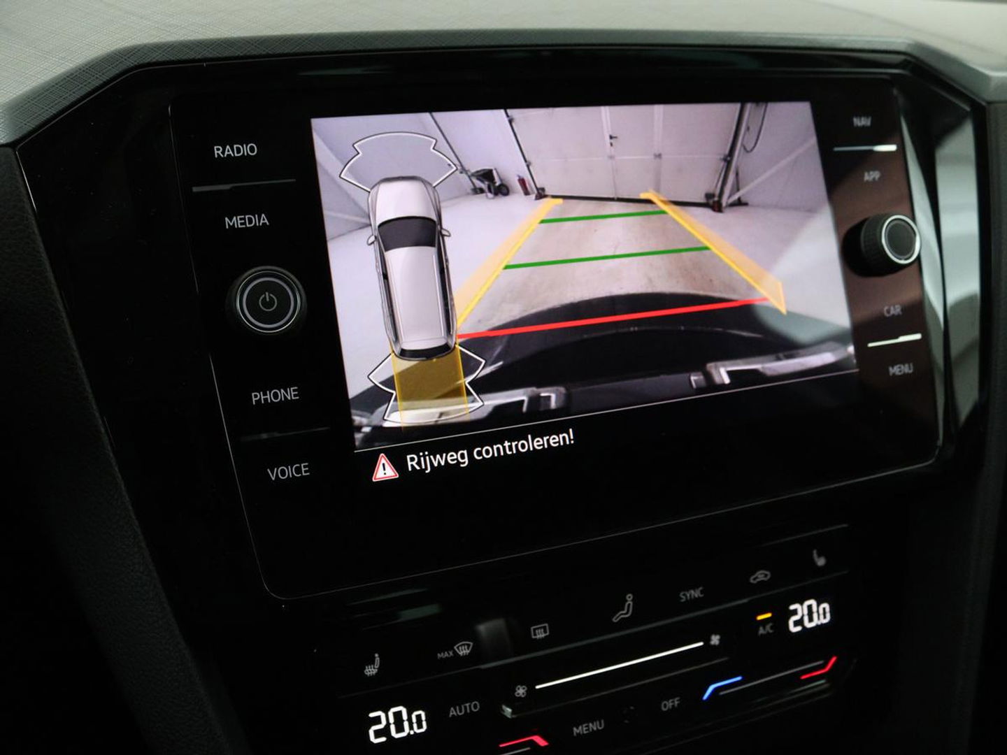 Volkswagen Passat 2.0 TDI Business | Stoelverwarming | Adaptive cruise | Camera | Carplay | Navigatie | Virtual Cockpit | Climate control | Full LED | Keyless