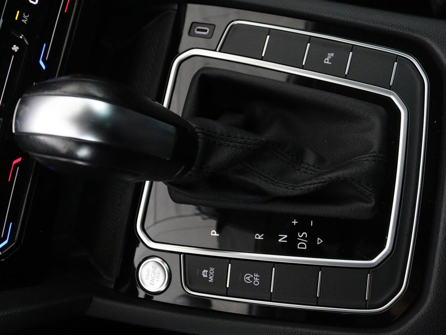 Volkswagen Passat 2.0 TDI Business | Stoelverwarming | Adaptive cruise | Camera | Carplay | Navigatie | Virtual Cockpit | Climate control | Full LED | Keyless