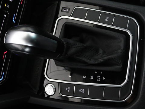 Volkswagen Passat 2.0 TDI Business | Stoelverwarming | Adaptive cruise | Camera | Carplay | Navigatie | Virtual Cockpit | Climate control | Full LED | Keyless