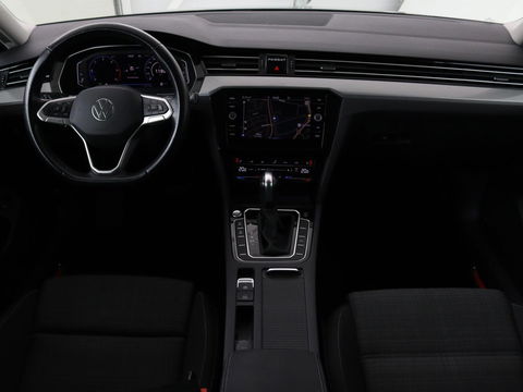 Volkswagen Passat 2.0 TDI Business | Stoelverwarming | Adaptive cruise | Camera | Carplay | Navigatie | Virtual Cockpit | Climate control | Full LED | Keyless