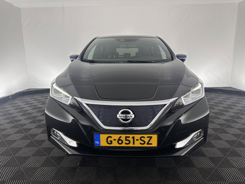 Nissan Leaf Tekna 40 kWh (INCL-BTW) Aut. *LEATHER-FABRIC | FULL-LED | BOSE-SURROUND | ADAPTIVE-CRUISE | TOP-VIEW | KEYLESS | NAVI-FULLMAP | BLINDSPOT | DAB+ | PDC | HEATED-COMFORT-SEATS | TOWBAR | DIGI-COCKPIT | 17"A