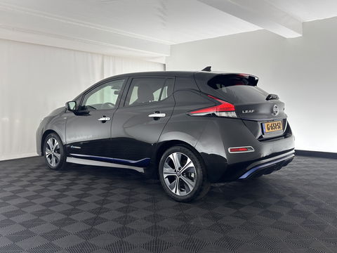 Nissan Leaf Tekna 40 kWh (INCL-BTW) Aut. *LEATHER-FABRIC | FULL-LED | BOSE-SURROUND | ADAPTIVE-CRUISE | TOP-VIEW | KEYLESS | NAVI-FULLMAP | BLINDSPOT | DAB+ | PDC | HEATED-COMFORT-SEATS | TOWBAR | DIGI-COCKPIT | 17"A