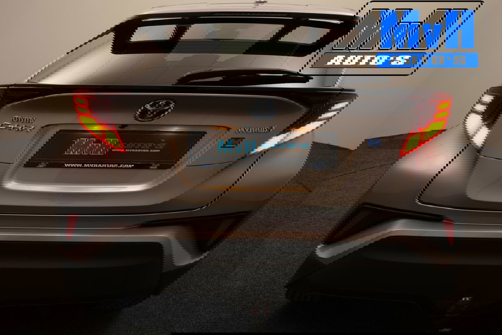 Toyota C-HR 1.8 Hybrid First Edition|LUXE|DEALER OH|JBL|TREKHAAK|LED