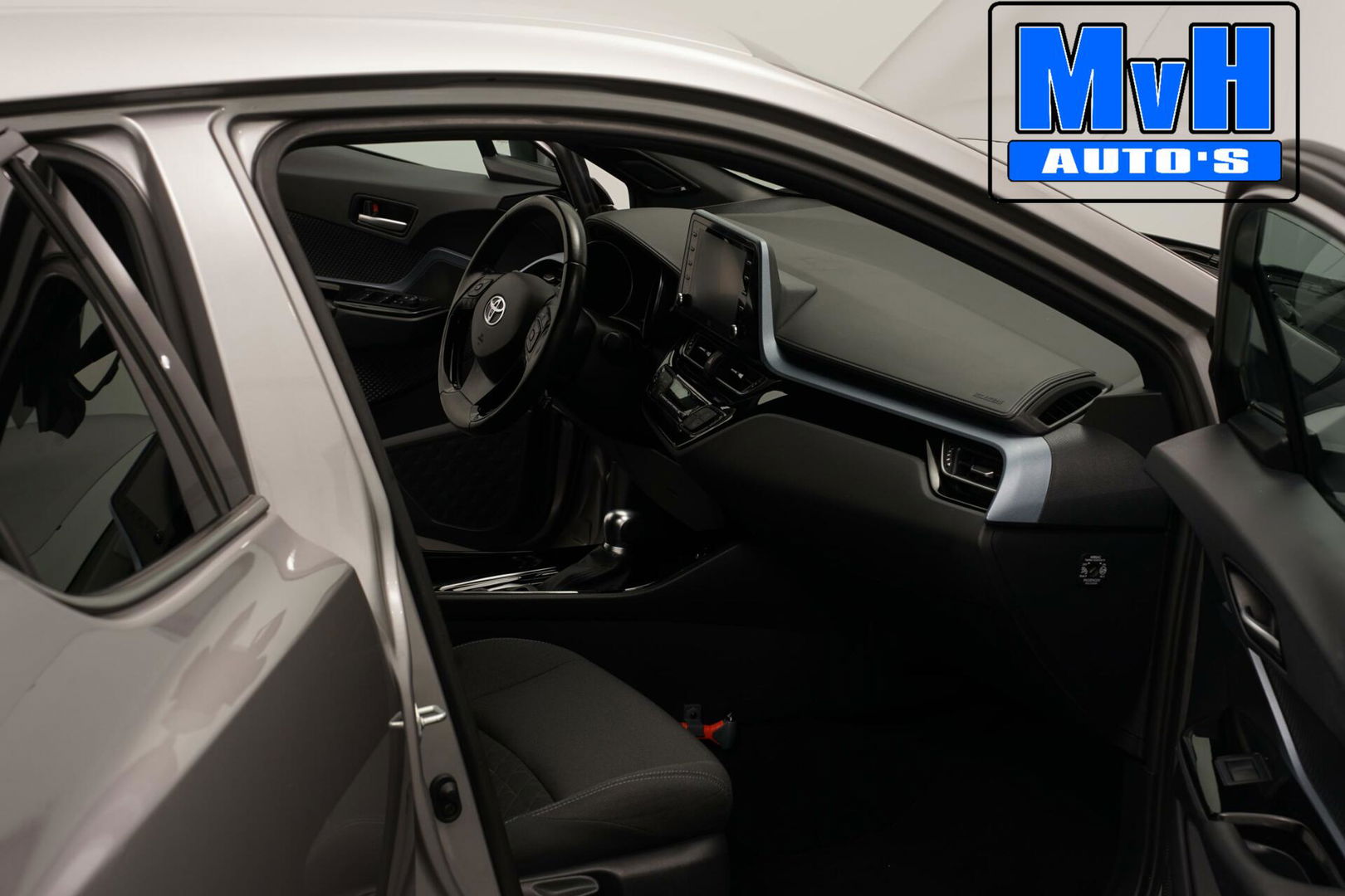 Toyota C-HR 1.8 Hybrid First Edition|LUXE|DEALER OH|JBL|TREKHAAK|LED