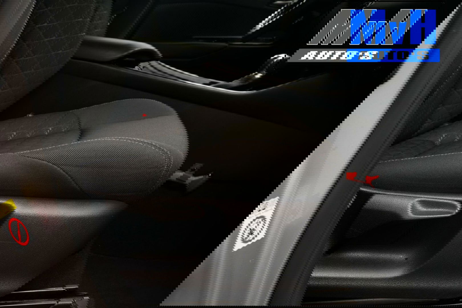 Toyota C-HR 1.8 Hybrid First Edition|LUXE|DEALER OH|JBL|TREKHAAK|LED