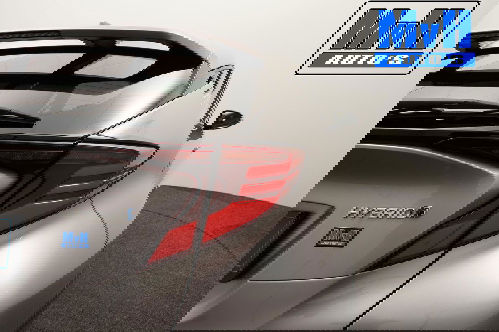 Toyota C-HR 1.8 Hybrid First Edition|LUXE|DEALER OH|JBL|TREKHAAK|LED