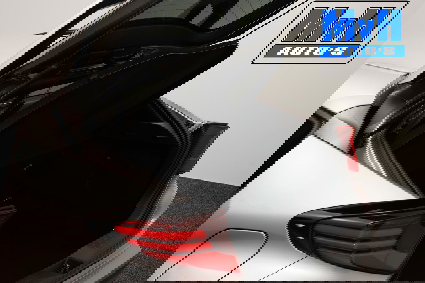 Toyota C-HR 1.8 Hybrid First Edition|LUXE|DEALER OH|JBL|TREKHAAK|LED