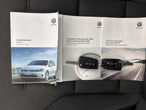 Volkswagen e-Golf E-DITION Aut. *HEAT-PUMP | ADAPTIVE-CRUISE | FULL-LED | DAB+ | NAVI-FULLMAP | CARPLAY | HEATED-COMFORTSEATS | ECC | CCS-FASTLOADER | PARKPILOT | CARPLAY | 17''ALU*
