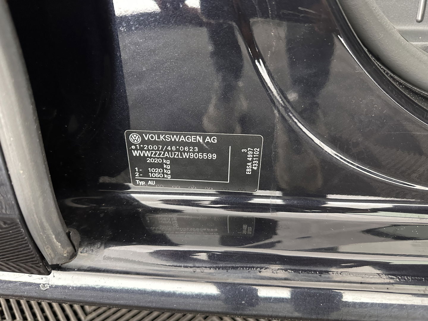 Volkswagen e-Golf E-DITION Aut. *HEAT-PUMP | ADAPTIVE-CRUISE | FULL-LED | DAB+ | NAVI-FULLMAP | CARPLAY | HEATED-COMFORTSEATS | ECC | CCS-FASTLOADER | PARKPILOT | CARPLAY | 17''ALU*