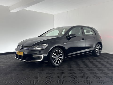 Volkswagen e-Golf E-DITION Aut. *HEAT-PUMP | ADAPTIVE-CRUISE | FULL-LED | DAB+ | NAVI-FULLMAP | CARPLAY | HEATED-COMFORTSEATS | ECC | CCS-FASTLOADER | PARKPILOT | CARPLAY | 17''ALU*