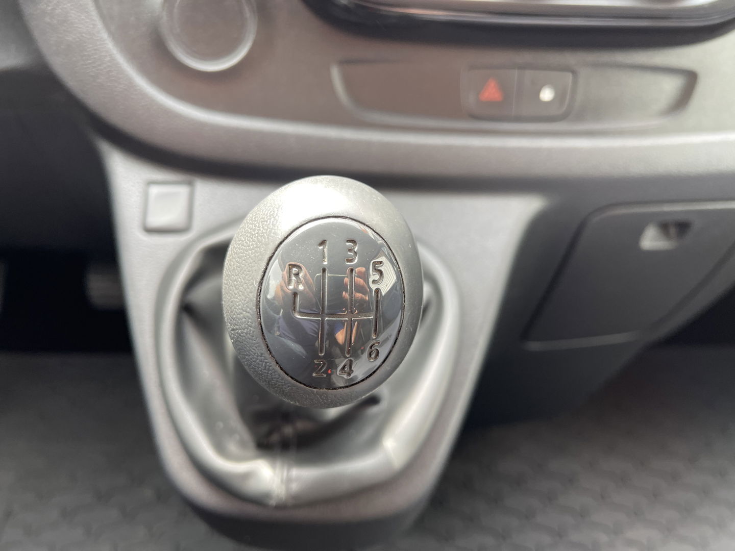 Opel Vivaro 1.6 CDTI 120pk L2H1 DC 6 persoons Edition / vaste prijs rijklaar € 14.950 marge / euro 6 diesel / airco / cruise / navigatie / pdc achter / geen btw / bpm vrij !