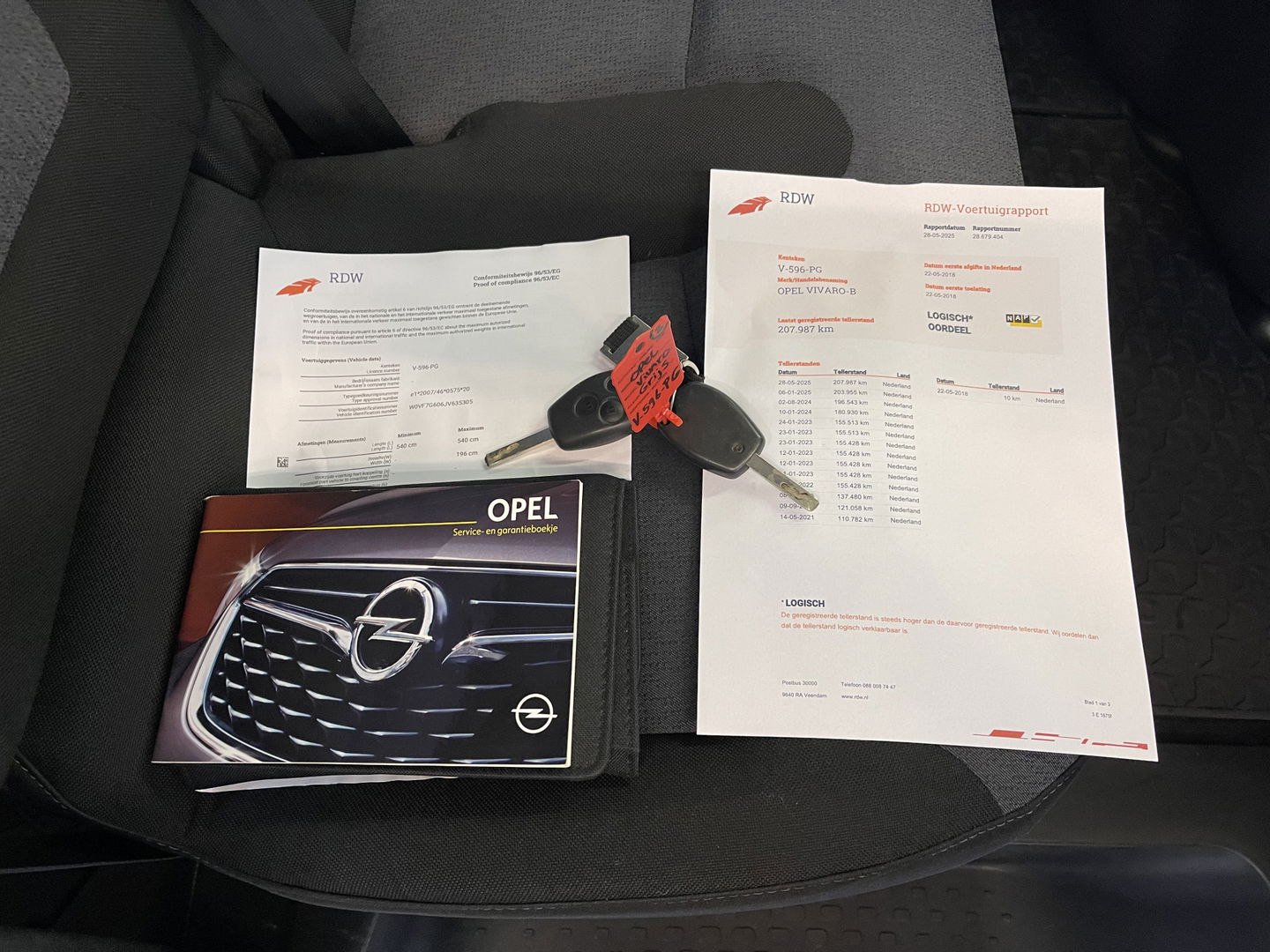 Opel Vivaro 1.6 CDTI 120pk L2H1 DC 6 persoons Edition / vaste prijs rijklaar € 14.950 marge / euro 6 diesel / airco / cruise / navigatie / pdc achter / geen btw / bpm vrij !