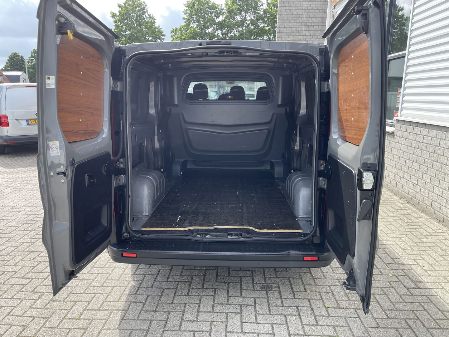 Opel Vivaro 1.6 CDTI 120pk L2H1 DC 6 persoons Edition / vaste prijs rijklaar € 14.950 marge / euro 6 diesel / airco / cruise / navigatie / pdc achter / geen btw / bpm vrij !