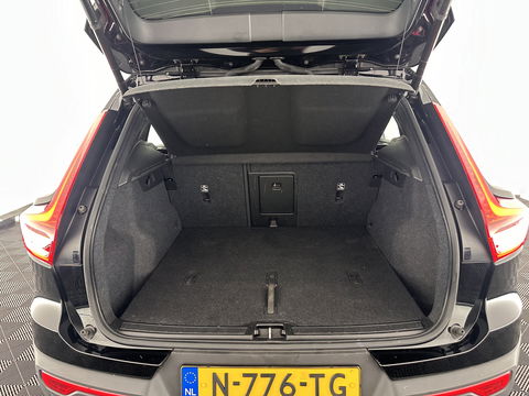Volvo XC40 Recharge Core [ 3-Fase ] (INCL-BTW) Aut. *FULL-LED | NAVI-FULLMAP | CAMERA | KEYLESS | HEATED-SPORTSEATS | CARPLAY | DIGI-COCKPIT |  CCS-FASTLOADER | ECC | PDC | CRUISE | TOWBAR | SENSUS-CONNECT | 19''ALU*