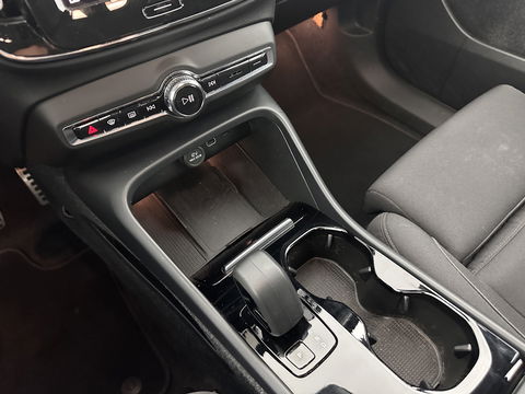 Volvo XC40 Recharge Core [ 3-Fase ] (INCL-BTW) Aut. *FULL-LED | NAVI-FULLMAP | CAMERA | KEYLESS | HEATED-SPORTSEATS | CARPLAY | DIGI-COCKPIT |  CCS-FASTLOADER | ECC | PDC | CRUISE | TOWBAR | SENSUS-CONNECT | 19''ALU*