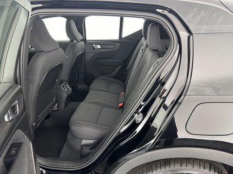 Volvo XC40 Recharge Core [ 3-Fase ] (INCL-BTW) Aut. *FULL-LED | NAVI-FULLMAP | CAMERA | KEYLESS | HEATED-SPORTSEATS | CARPLAY | DIGI-COCKPIT |  CCS-FASTLOADER | ECC | PDC | CRUISE | TOWBAR | SENSUS-CONNECT | 19''ALU*