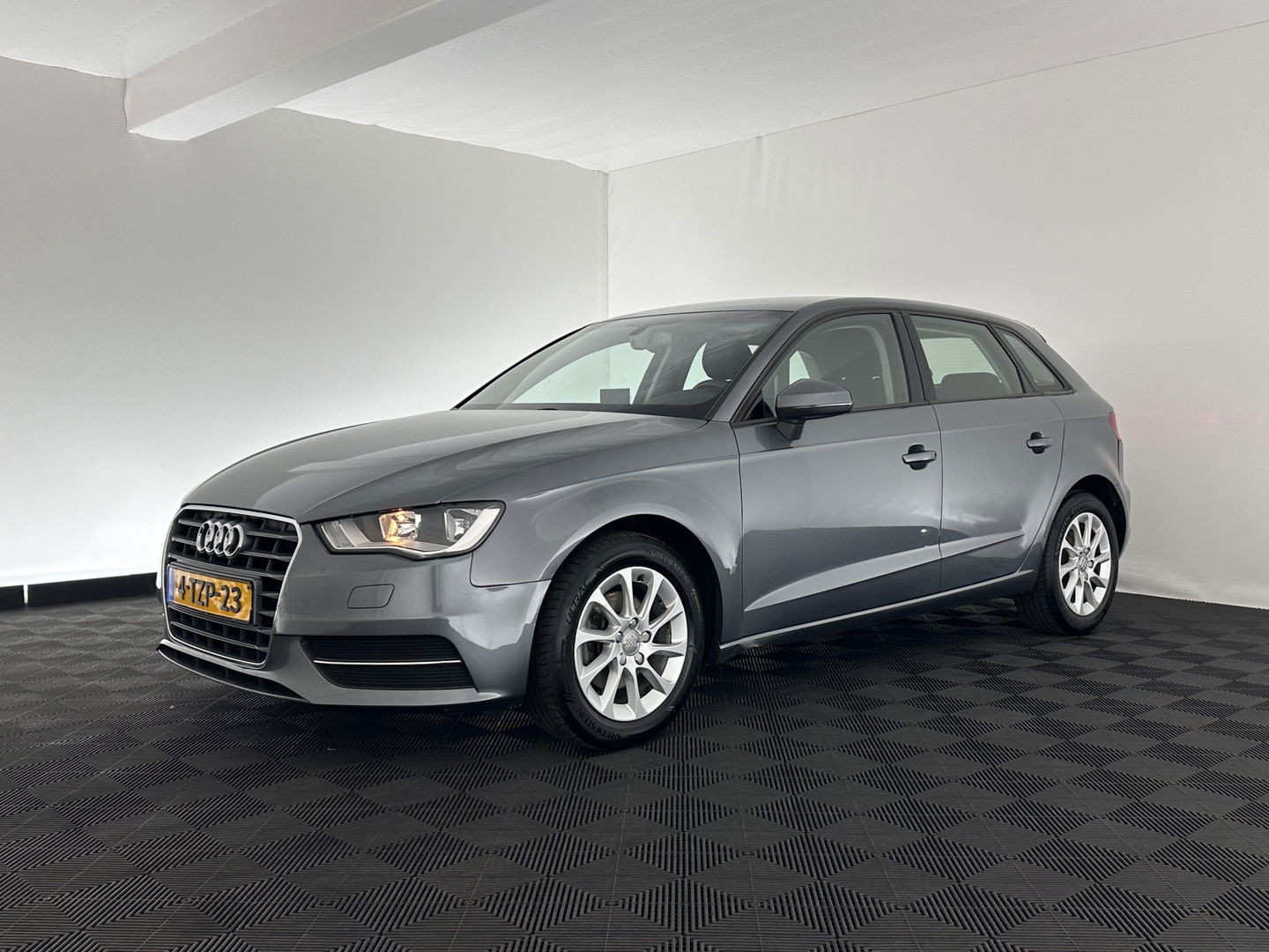 Audi A3 Sportback 1.6 TDI Attraction Pro Line *NAVI-FULLMAP | AIRCO | PDC | CRUISE | 16''ALU | TOWBAR*